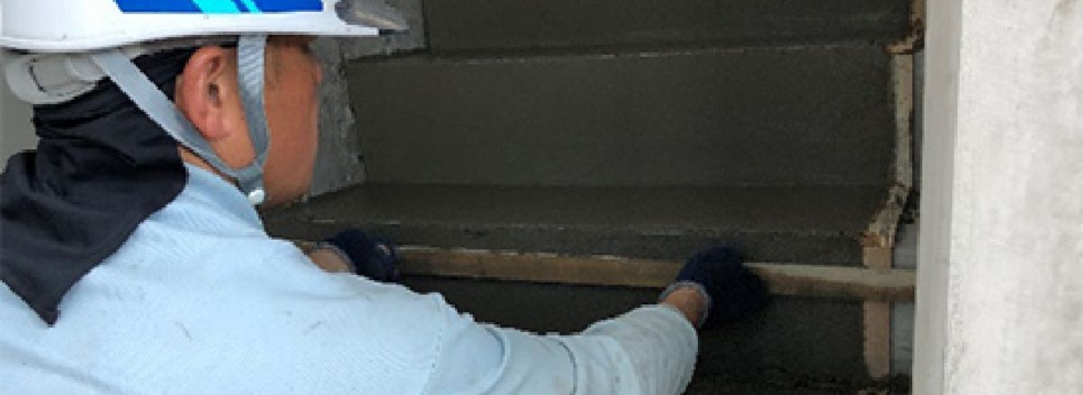 階段モルタル塗り